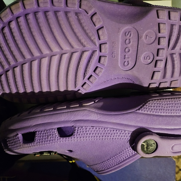 Shoes - Picture 3 of 4